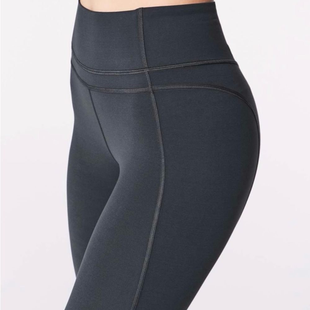 Lululemon Pushing Limits View 3